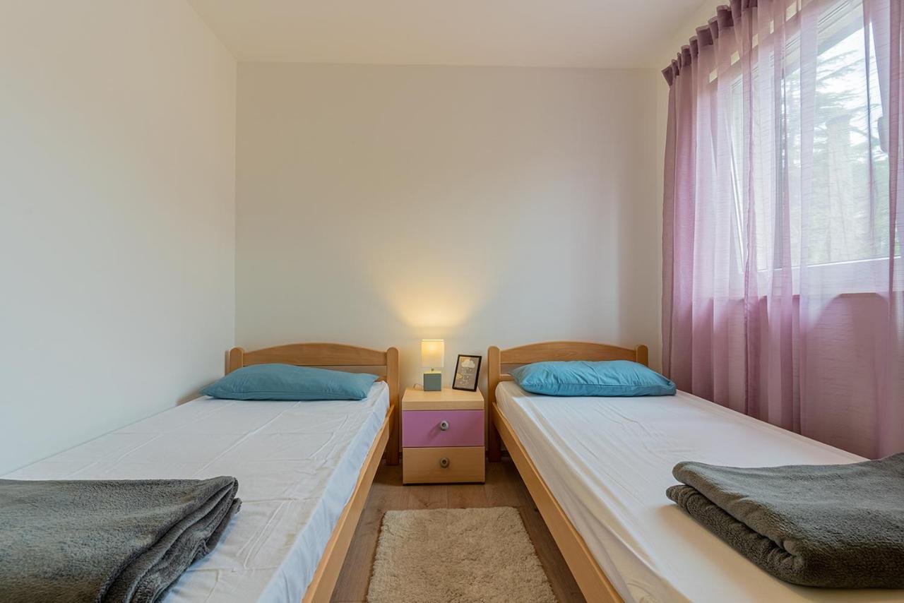 Apartmani Utmar ツレス エクステリア 写真