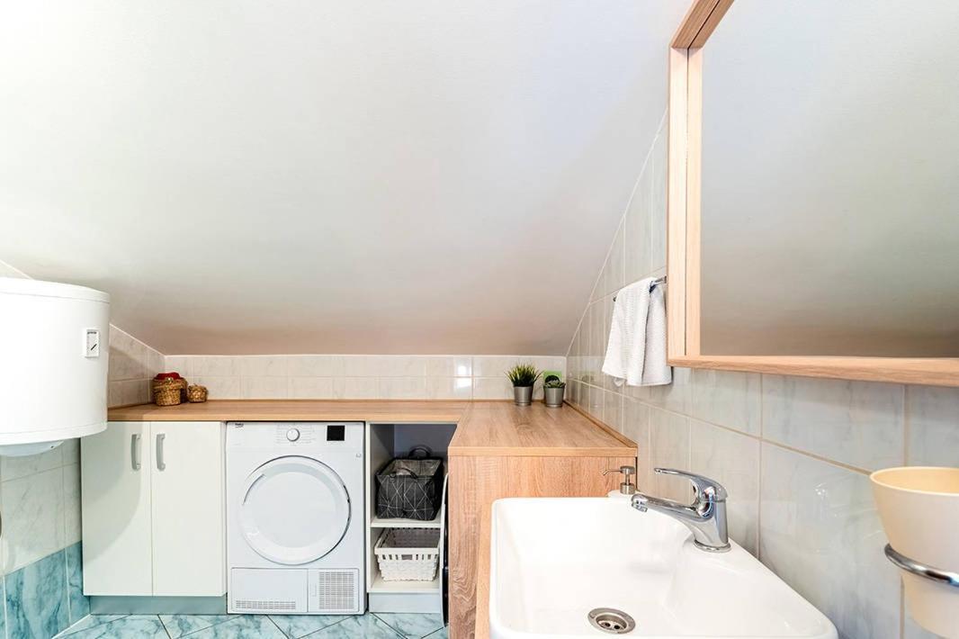 Apartmani Utmar ツレス エクステリア 写真