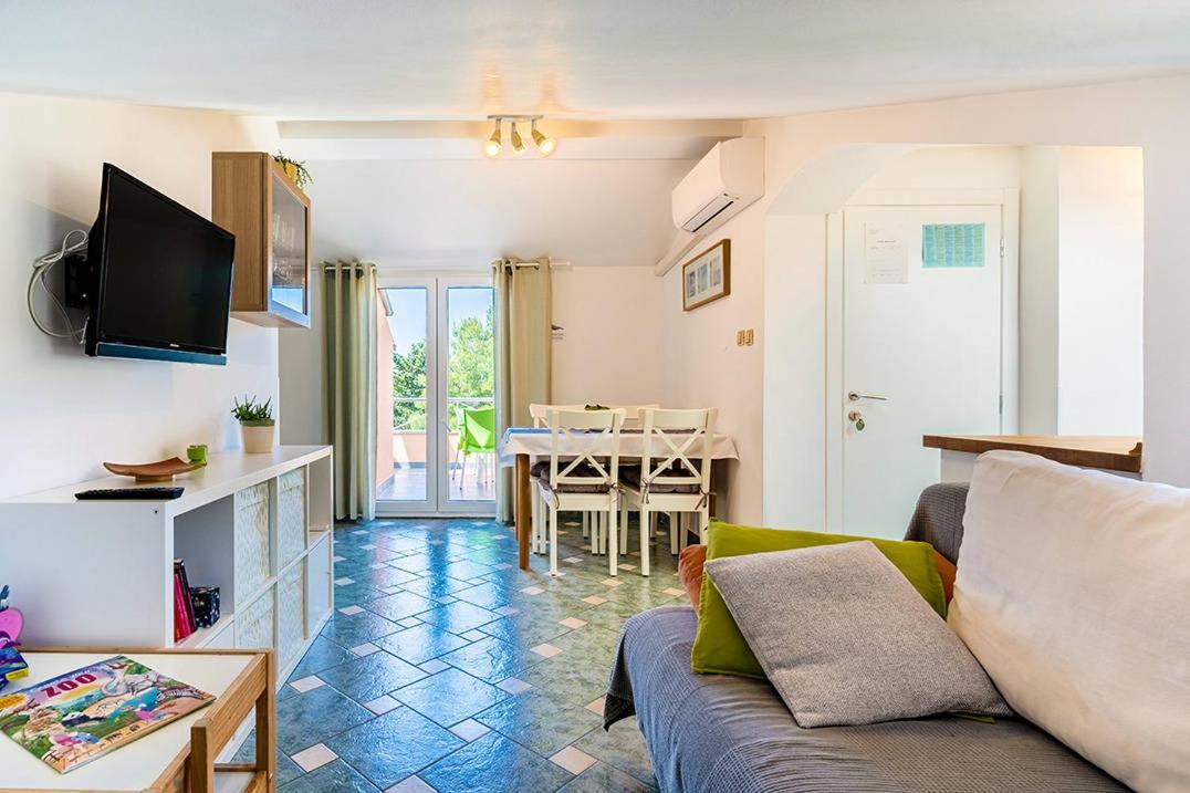 Apartmani Utmar ツレス エクステリア 写真